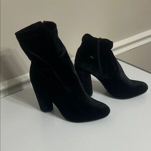 Elegant Black Ankle Boots